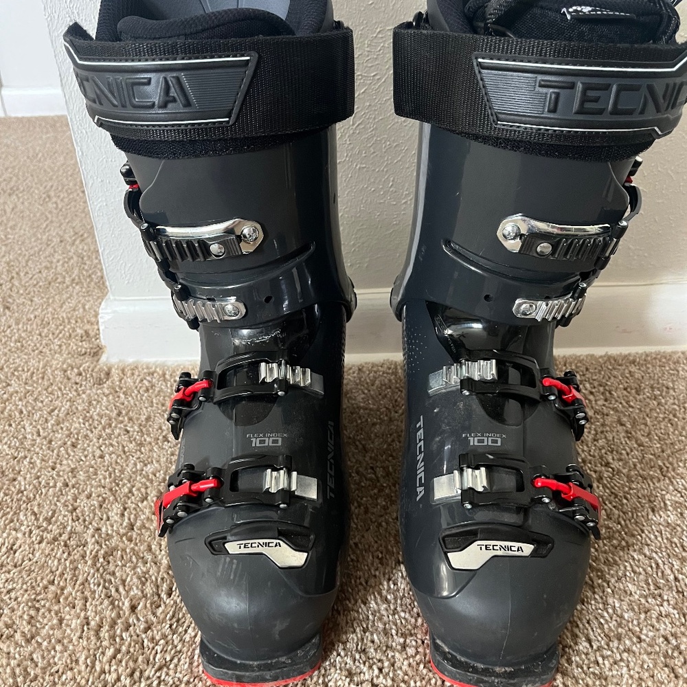 Men’s Techica ski boot